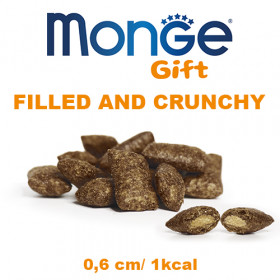 Monge Gift Filled And Crunchy Hairball Cat - лакомство за котки срещу космени топки, без зърнени култури, със сьомга и коча трева 60 гр